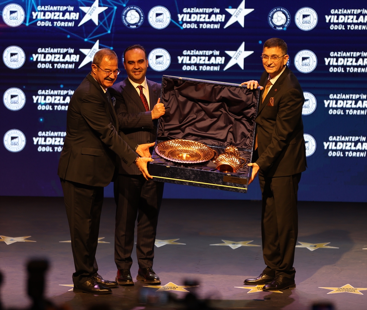 - "Sanayi tesislerimizin yoğunluğunu Marmara'dan Anadolu'nun dört bir yanına dengeli