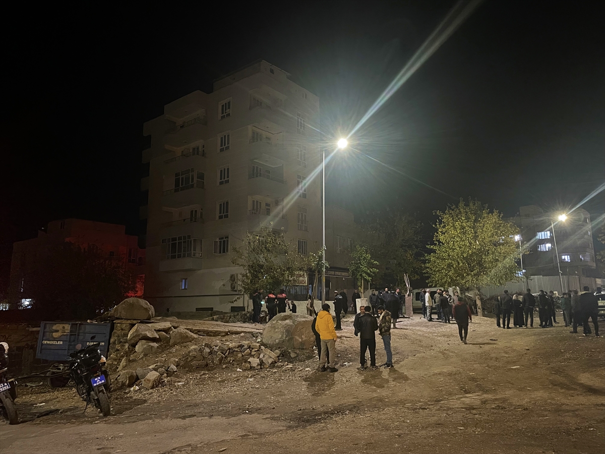 ŞANLIURFA (AA) – Şanlıurfa'nın Siverek ilçesinde bir apartmanda çıkan yangında