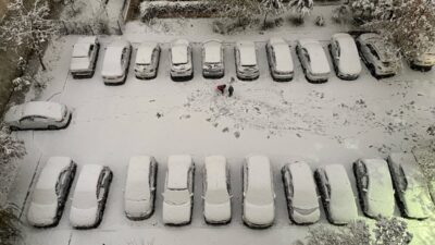 ŞANLIURFA (AA) – Şanlıurfa'da kar yağışının ardından kent merkezi beyaza