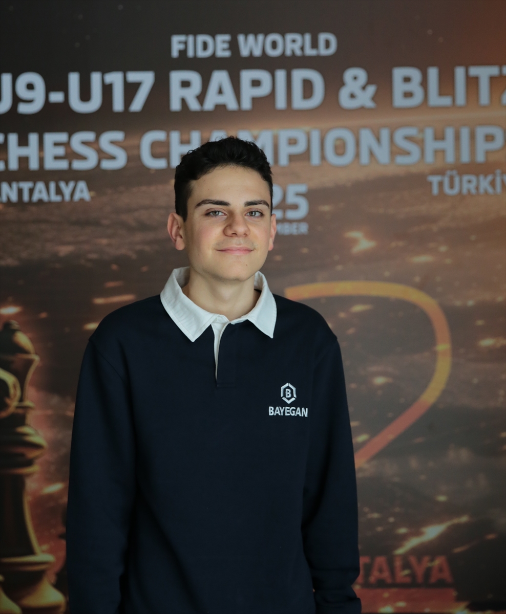 - Dünya 9-17 Yaş Grupları Hızlı ve Yıldırım Satranç Şampiyonası'nda