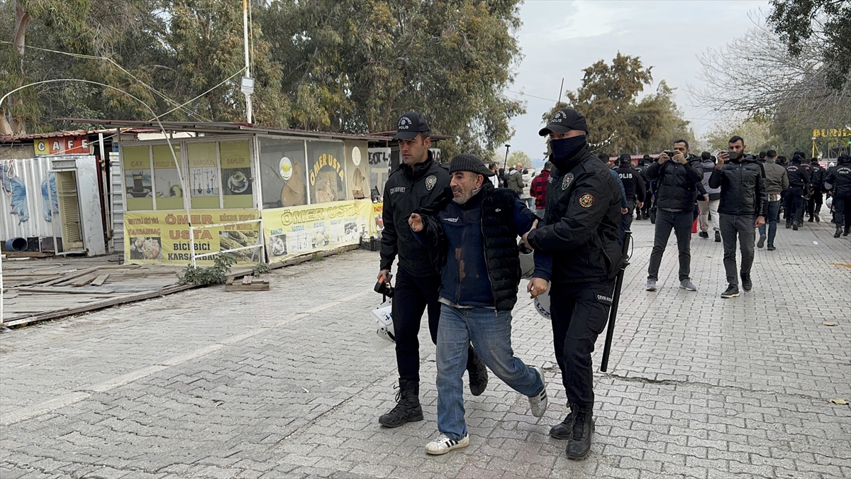 - İş yerini boşaltmayan bazı kişiler işletmesini ateşe verdi, 4