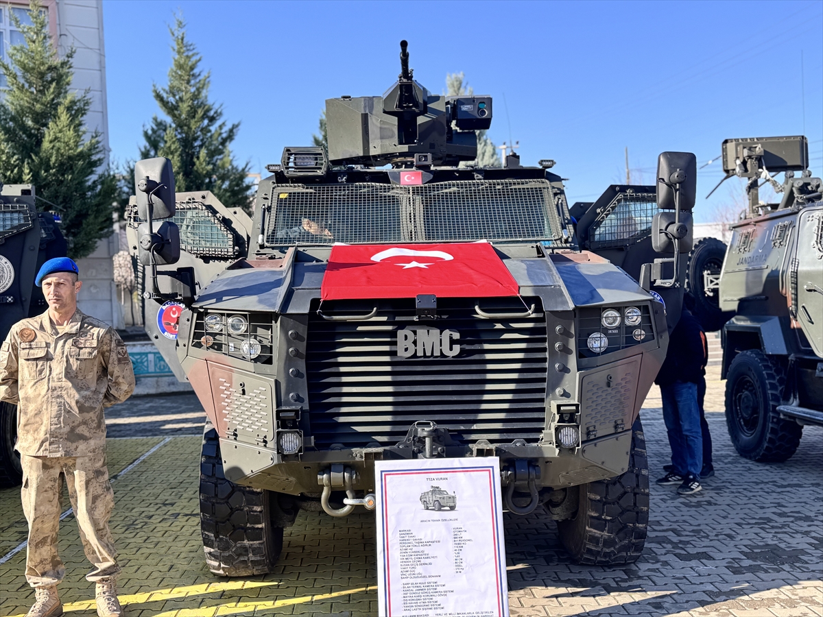 SİİRT (AA) – Siirt'te, Yerli Malı Haftası kapsamında öğrencilere Türkiye'nin