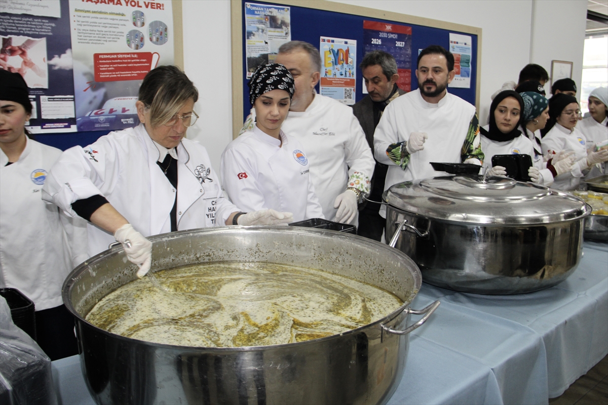 SİNOP (AA) – Sinop'ta geleceğin şefleri, Mardin'in yöresel lezzetlerini hazırlayarak