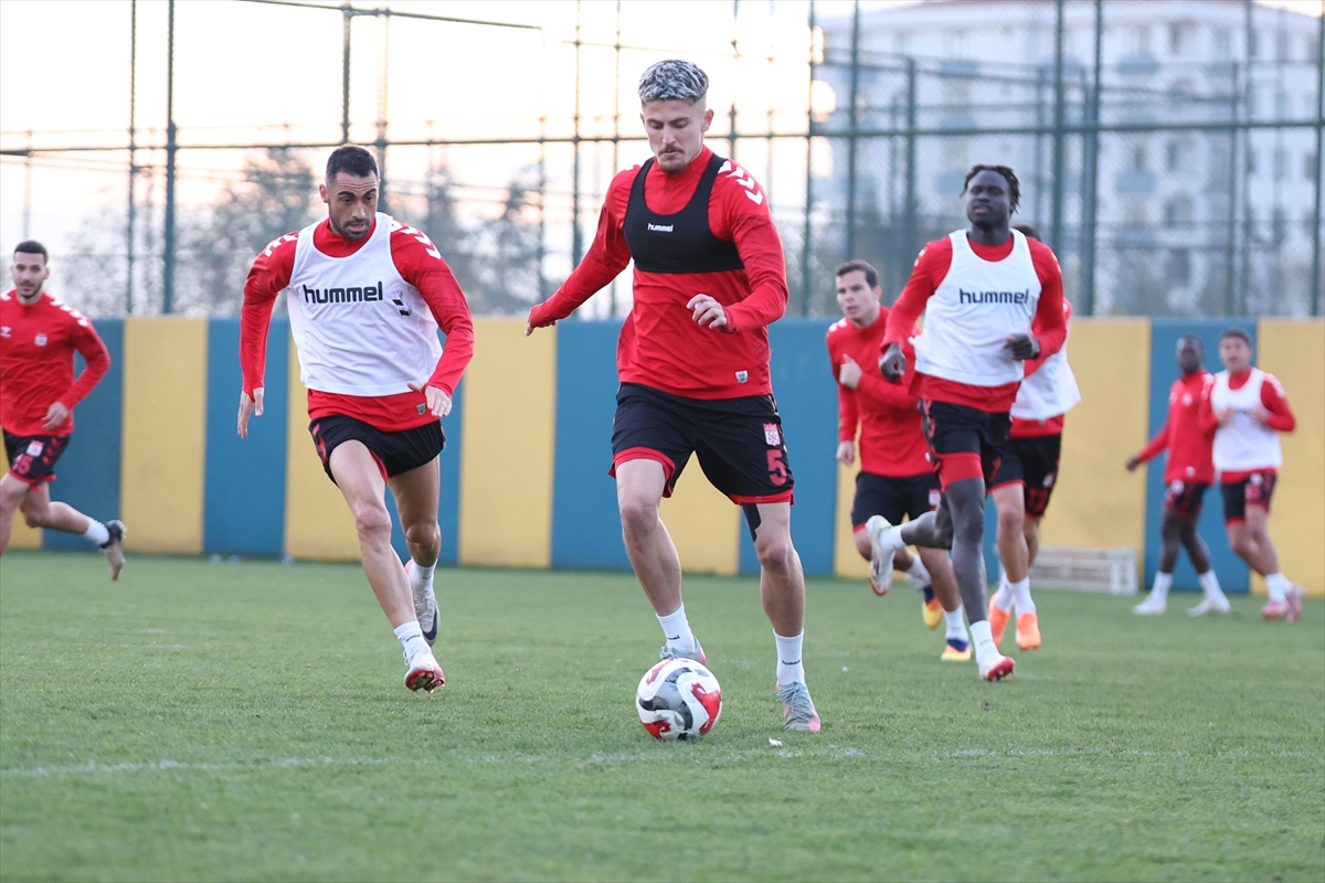 SİVAS (AA) – Trendyol 1. Lig'in 16. haftasında deplasmanda İstanbulspor