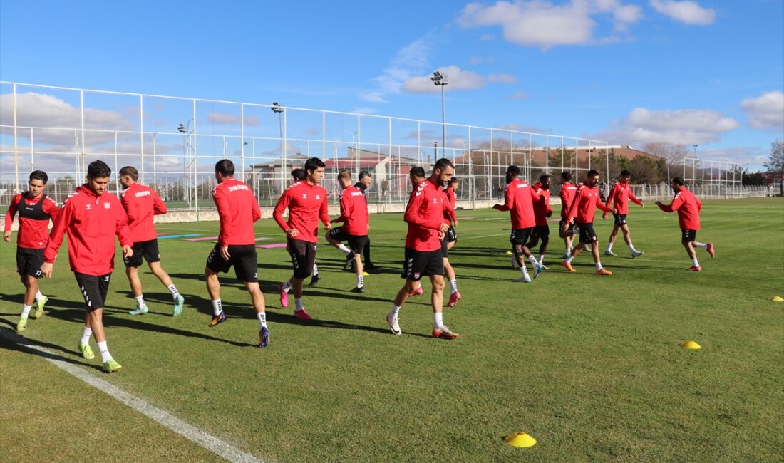 - Teknik direktör Mehmet Altıparmak:
- "Tek amacımız Çorumspor maçını kazanmak"