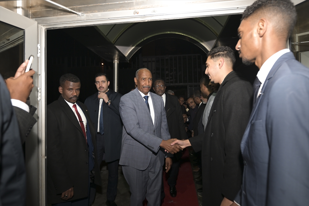 - "Türk iş insanlarına vizeyi kaldırmayı düşünüyoruz. İlerleyen dönemde Türkiye'nin