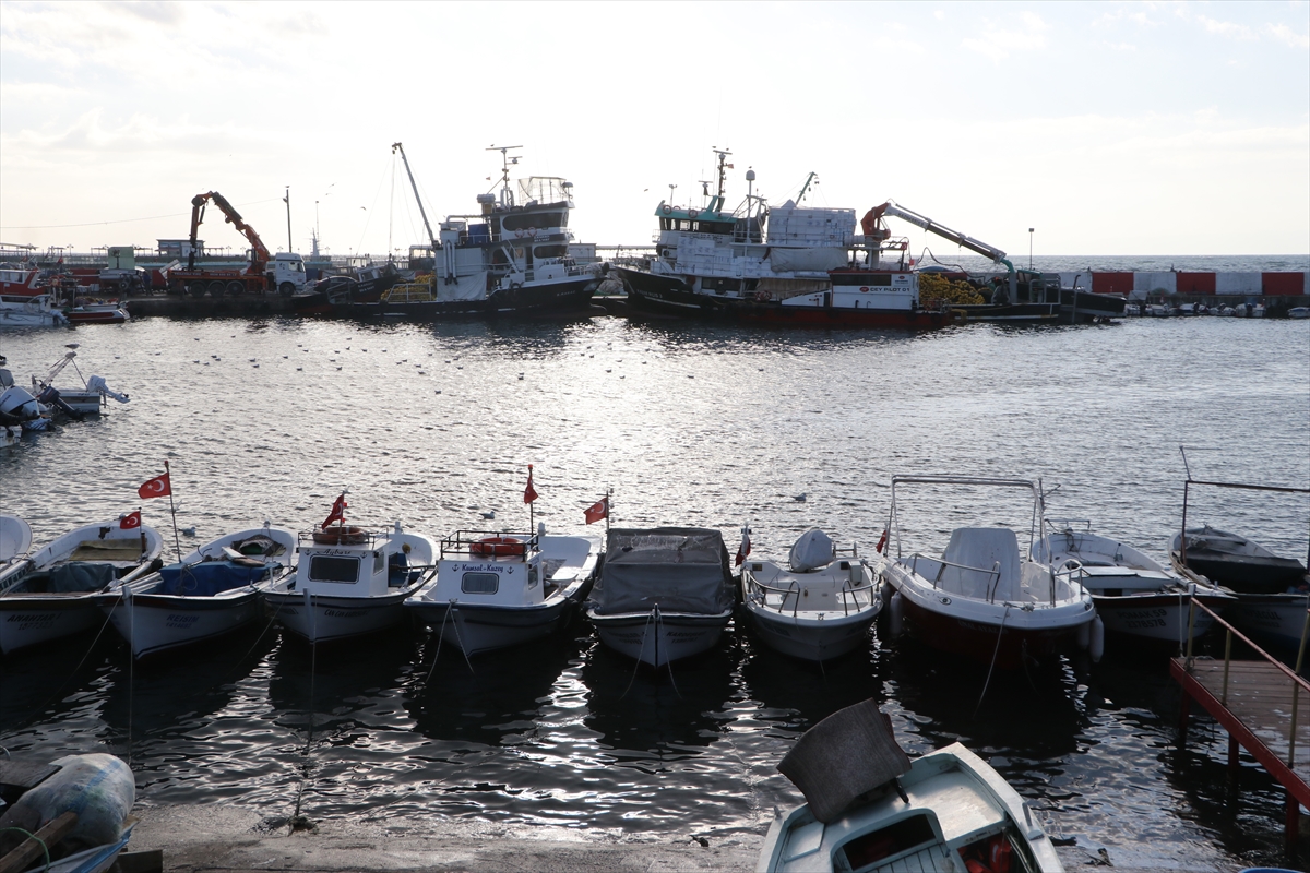 TEKİRDAĞ (AA) – Marmara Denizi'nde etkili olan lodos, Tekirdağ'da deniz