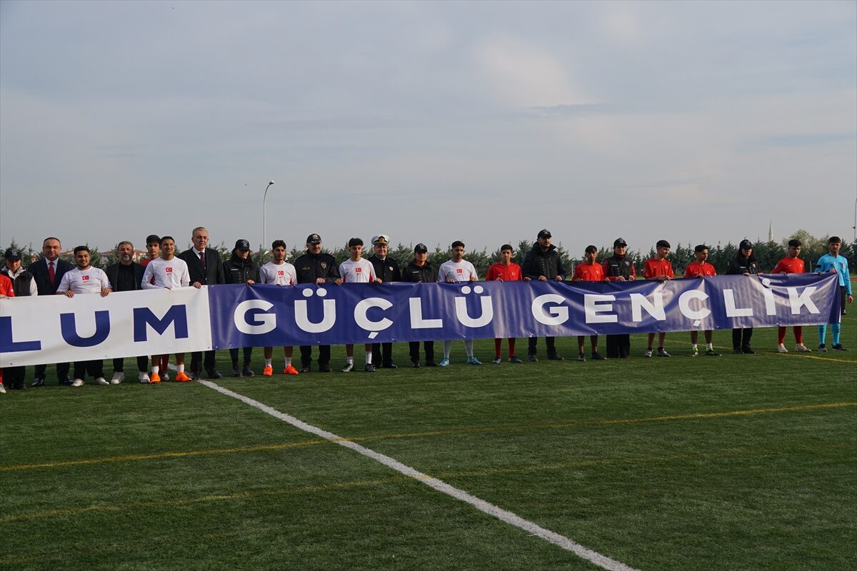 - Başlama vuruşunu Vali Soytürk gerçekleştirdi