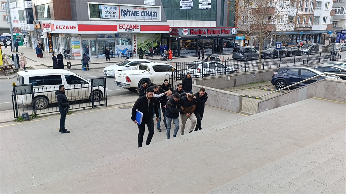 TEKİRDAĞ (AA) – Tekirdağ'ın Çerkezköy ilçesinde düzenlenen tefecilik operasyonunda gözaltına