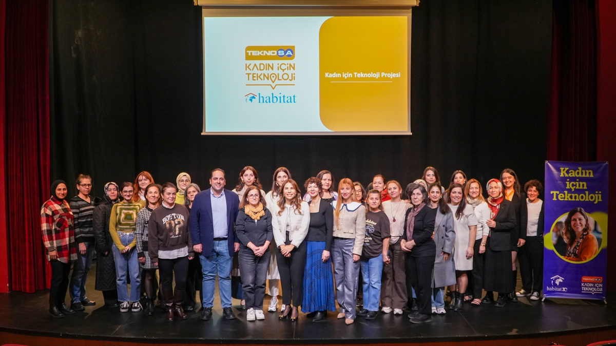 - Teknosa CEO'su Sitare Sezgin:
- "Kadınların teknolojiyle güçlendiği bu dönüşüm