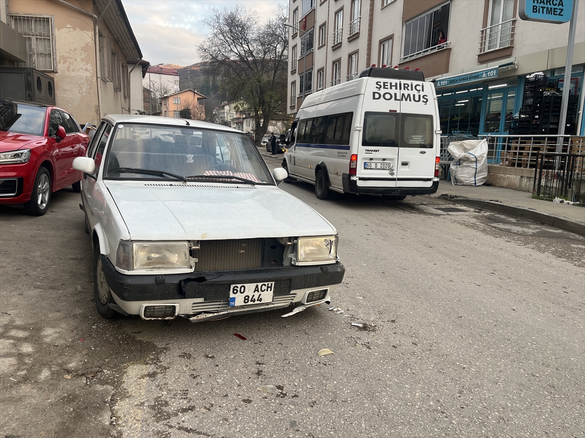 TOKAT (AA) – Tokat'ın Niksar ilçesinde "dur" ihtarına uymayan otomobilin