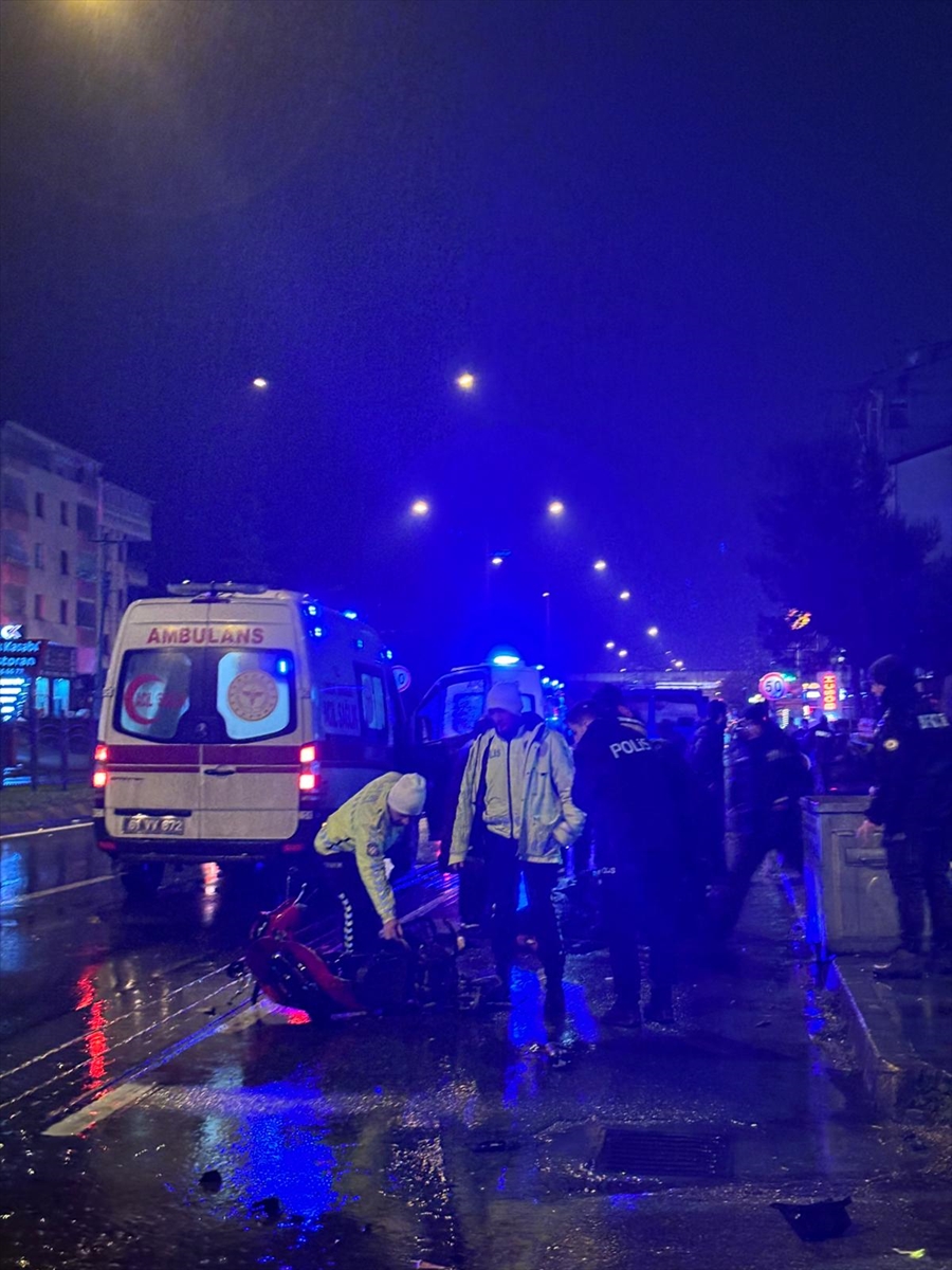 - Kaza anı bir iş yerinin güvenlik kamerasınca görüntülendi