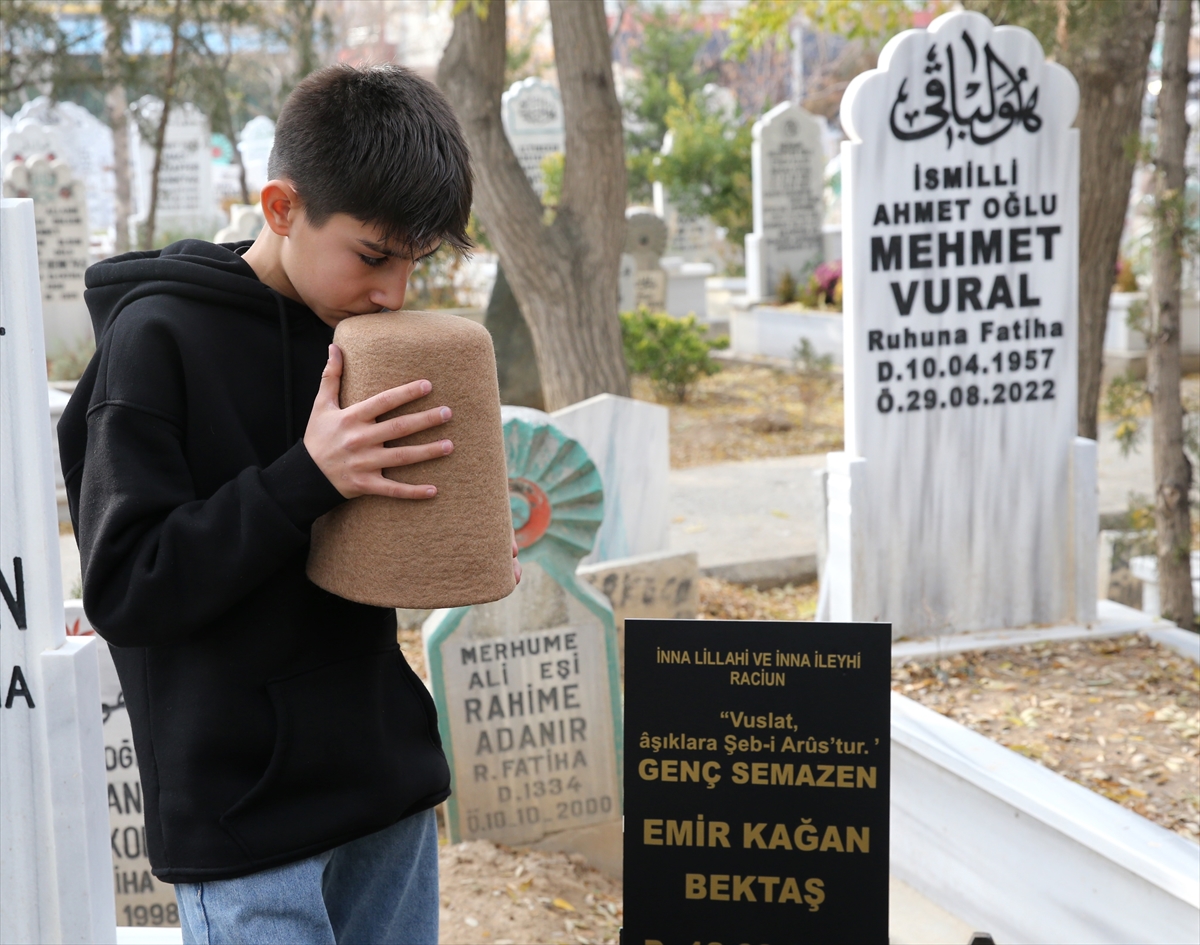 - Konya'da semayla ağabeyini ve Mevlana'yı anan Umut Nazım Bektaş:
-