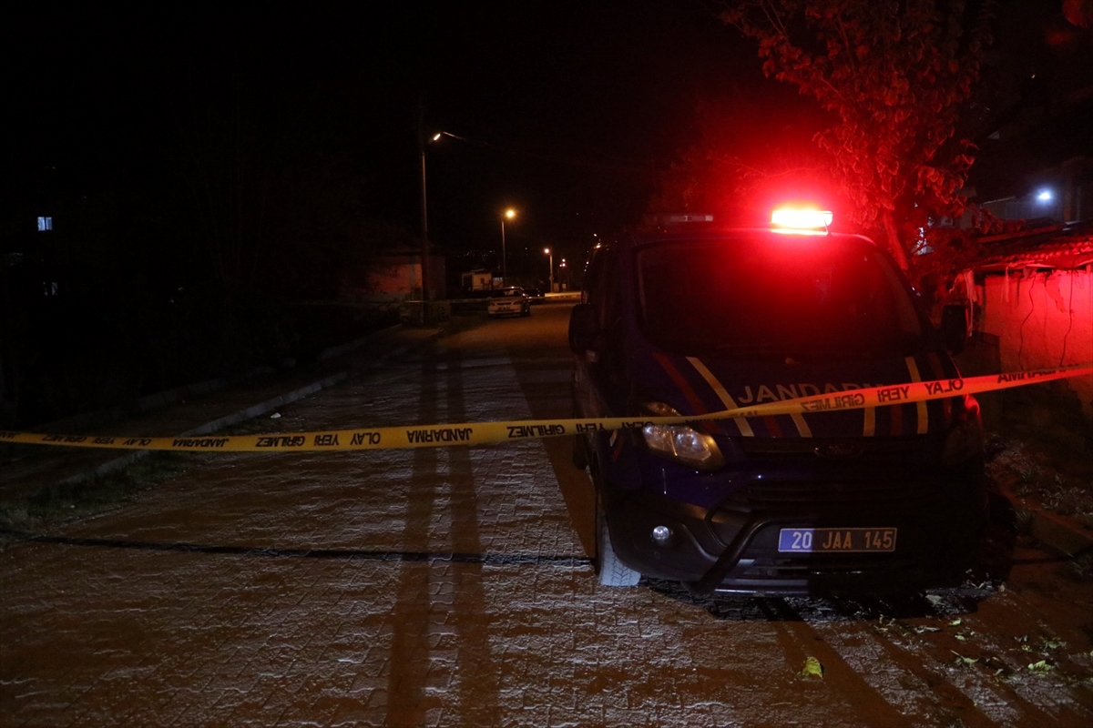 DENİZLİ (AA) – Denizli'nin Pamukkale ilçesinde elindeki tüfeğin kazara ateş