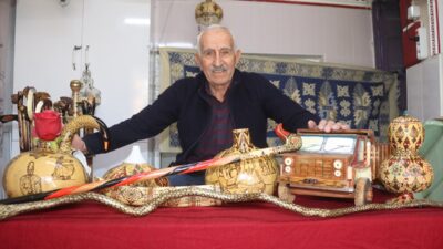 - Yaptığı bastonları ve su kabaklarını süsleyen Hasan Balar:
- "Zonguldak'ta