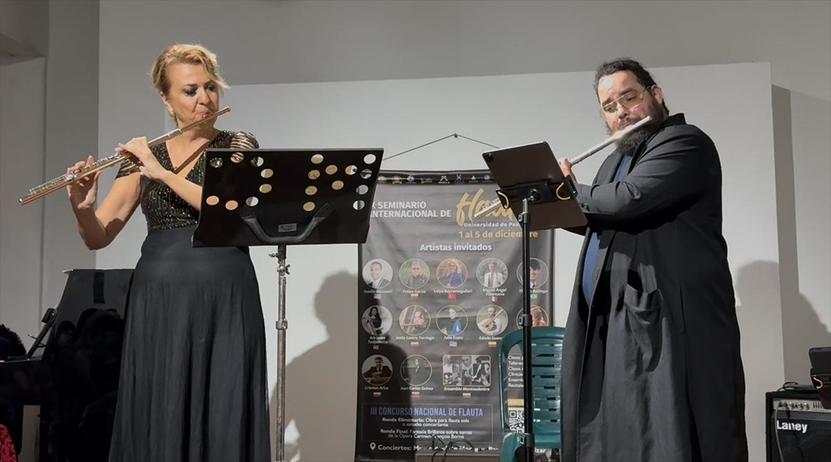 BOGOTA (AA) – Kolombiya'da bir üniversite tarafından düzenlenen Uluslararası Flüt