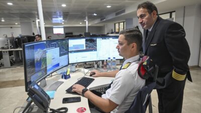 - Dispatcher Orhan Atmaca:
- "Bizler bir hava yolunun karargah merkeziyiz.