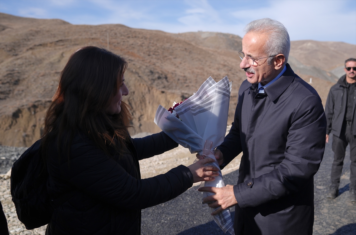 - "İnşallah 2026'nın ilk yarısı içerisinde burayı bitirerek hizmete açmış