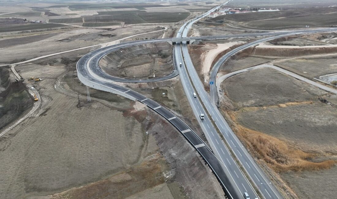 - Ulaştırma ve Altyapı Bakanı Abdulkadir Uraloğlu:
- "41 kilometrenin tamamını