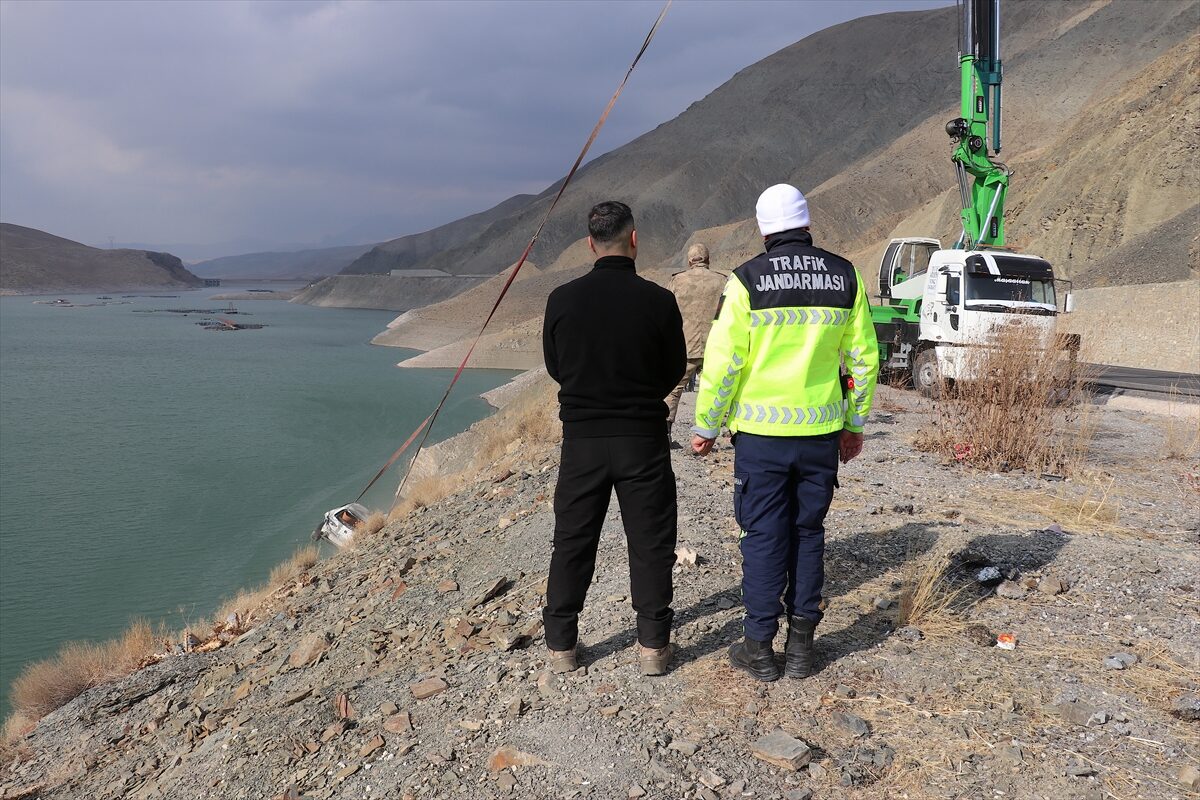 VAN (AA) – Van'ın Gürpınar ilçesinde dün kontrolden çıkarak baraja