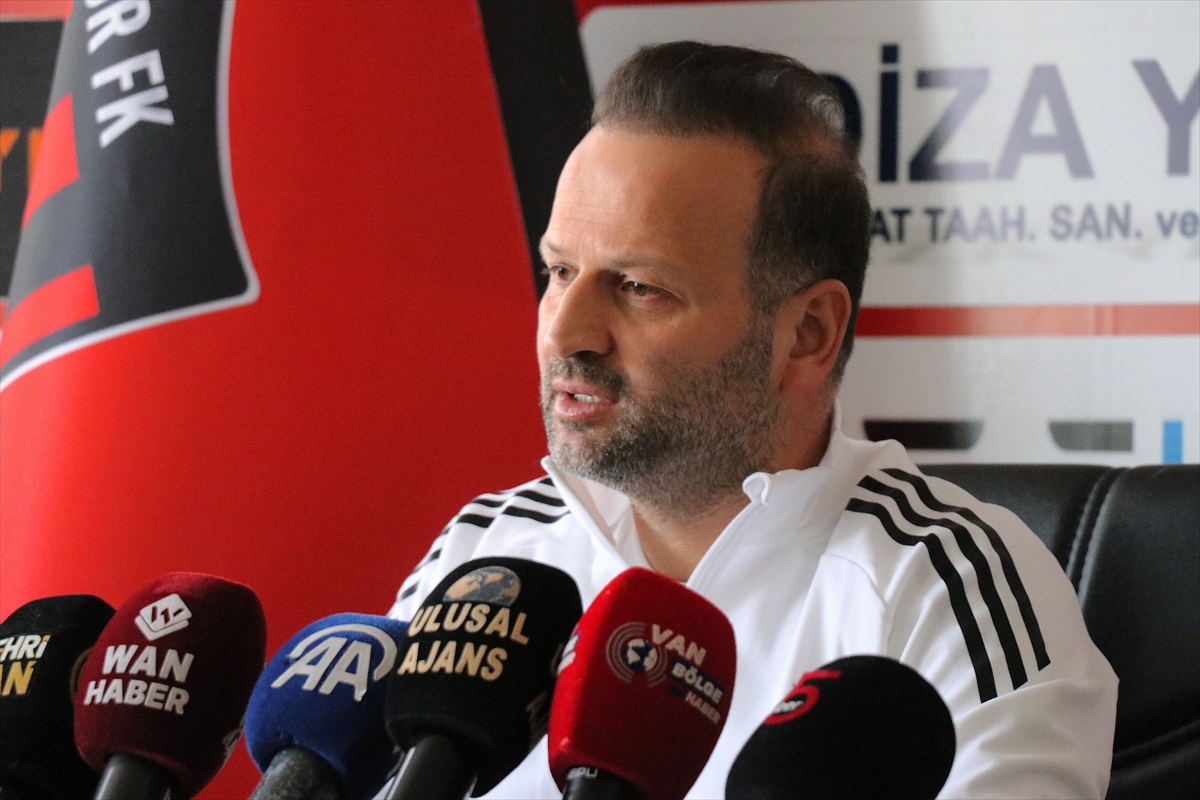 - İmaj Altyapı Vanspor Teknik Direktörü Korkmaz: 
- "Vanspor'un öncelikli