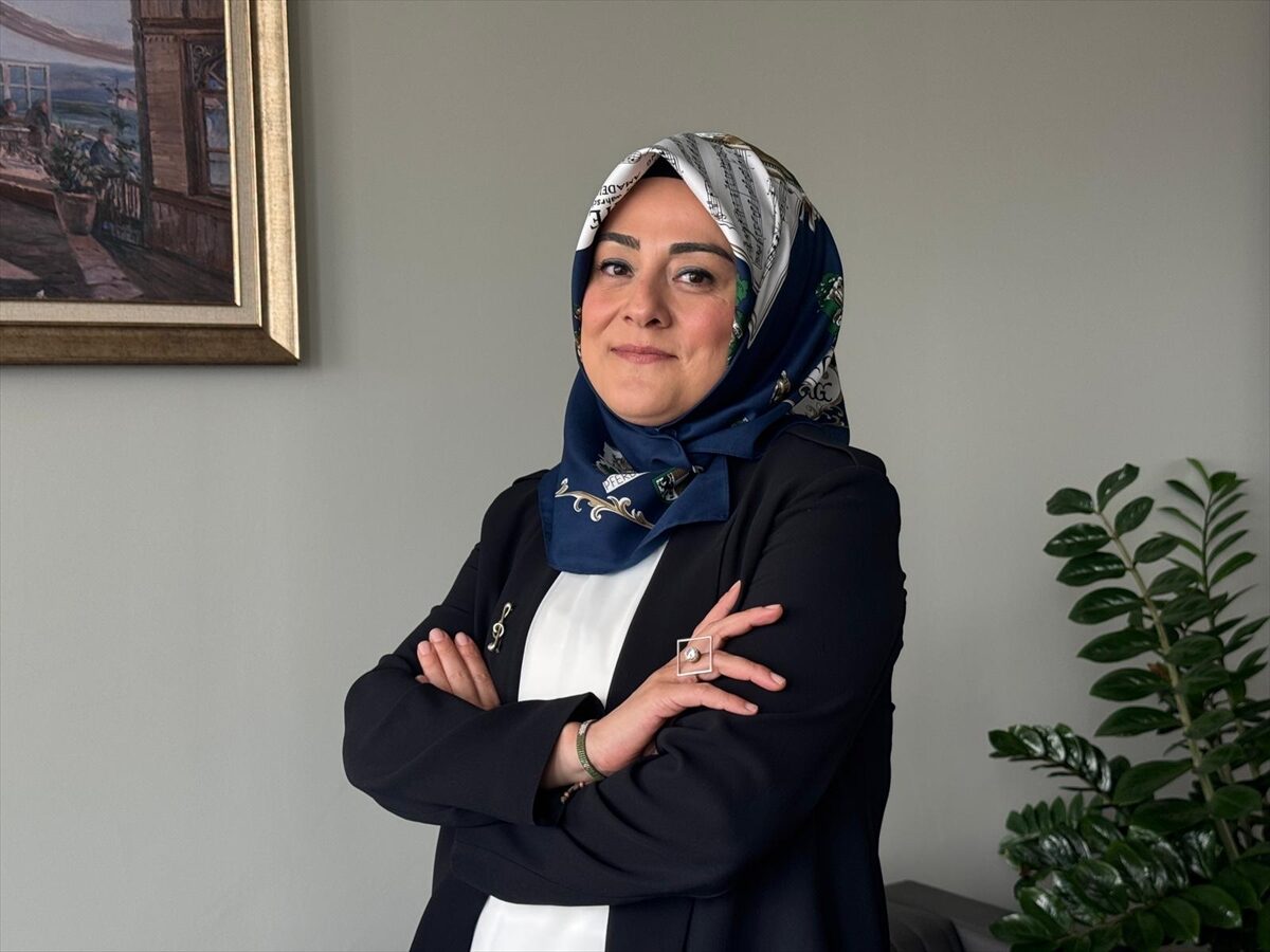 - "Eskiden insanların düşünerek, üreterek var oldukları, kendi kimliklerini inşa