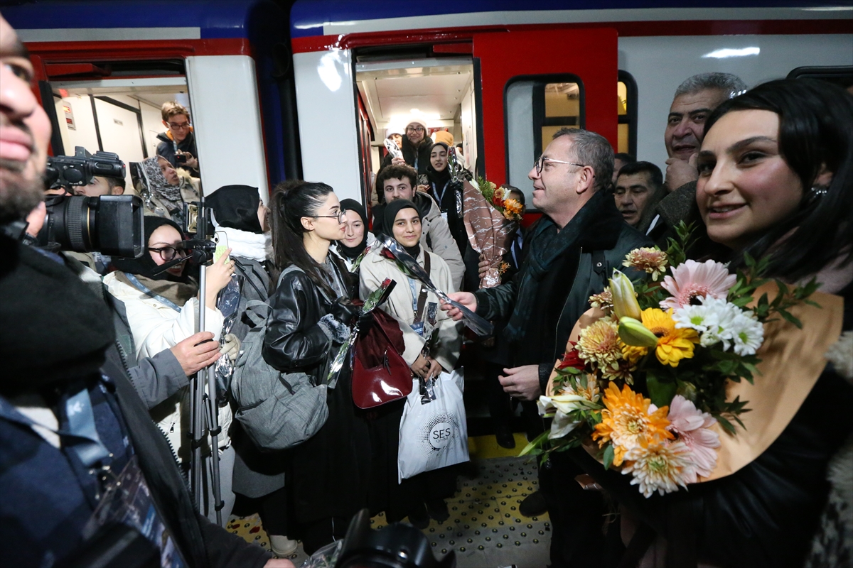 - Kars Valisi Ziya Polat:
- "Gazi ve Serhat Kars'ımız, Ani,