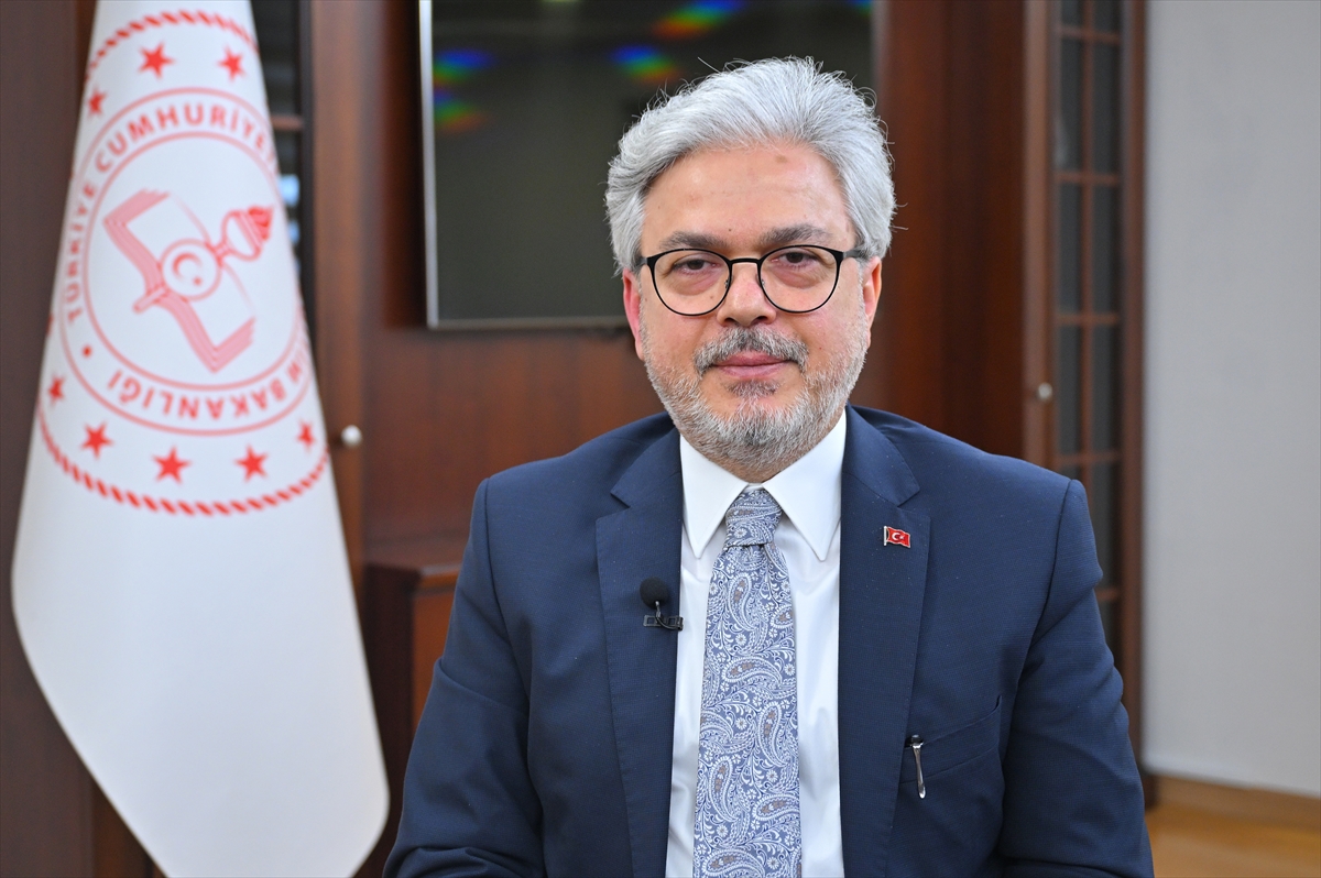 - Milli Eğitim Bakan Yardımcısı Ömer Faruk Yelkenci:
- "Türkiye Yüzyılı