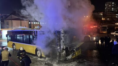 YOZGAT (AA) – Yozgat'ta park halindeki halk otobüsünde çıkan yangın,