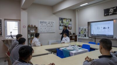 - Yeniçağa Aşçılar Mesleki ve Anadolu Teknik Lisesinde kafeterya gibi