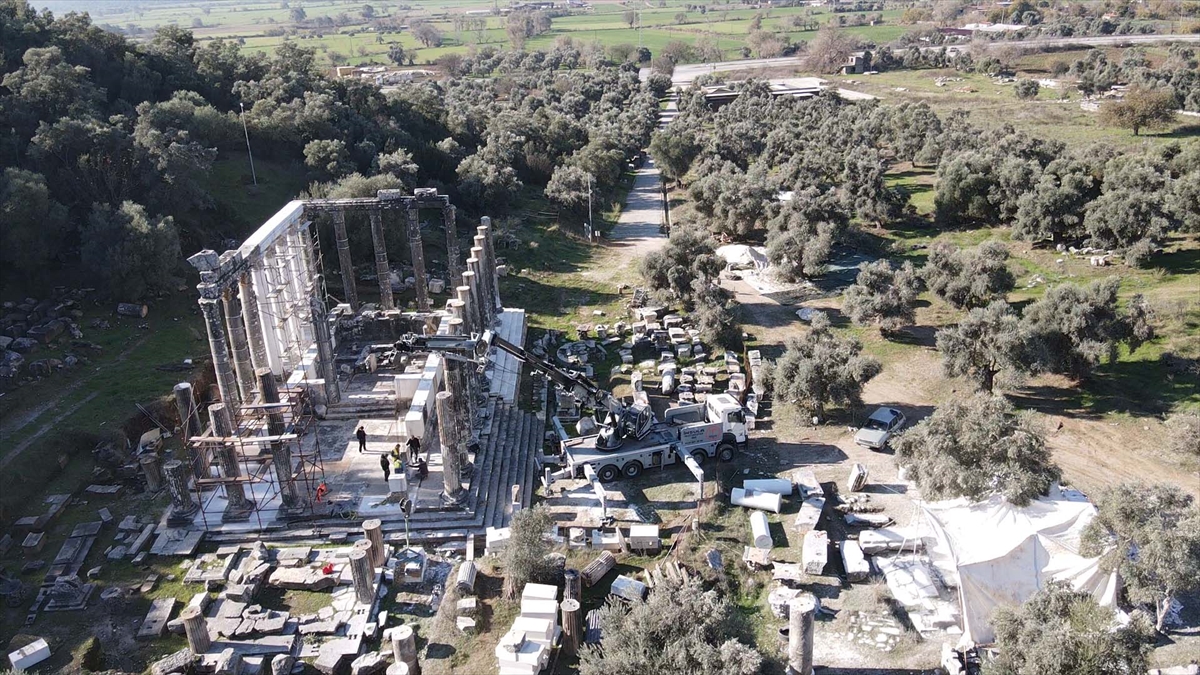 - Muğla'nın Milas ilçesinde bulunan Euromos Antik Kenti Kazı Başkanı