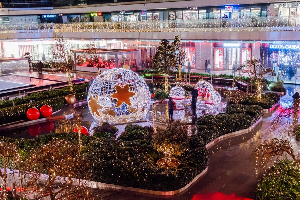 İSTANBUL (AA) – Zorlu Center, yeni yıl kutlamaları kapsamında çeşitli