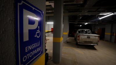 - Depremlerden etkilenen kentte yeniden inşa edilen iş yerleri ve