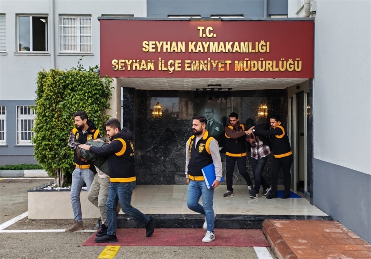 ADANA (AA) – Adana'nın merkez Seyhan ilçesinde 2 ruhsatsız silah