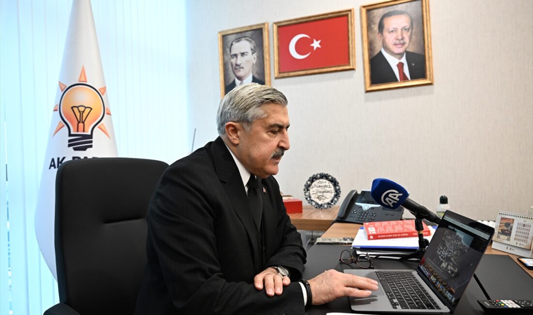 - "Anadolu Ajansı sadece fotoğraf çekmiyor, tarihe not düşüyor ve