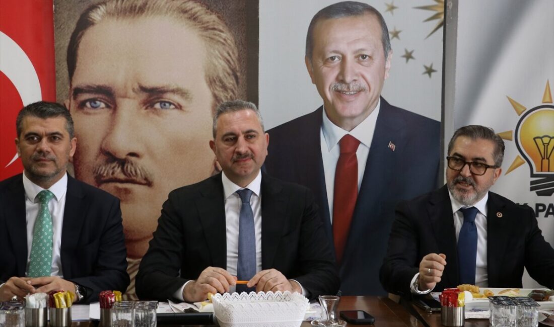 - "Türkiye olarak biz bütün dünyanın barış içerisinde olmasını istiyoruz