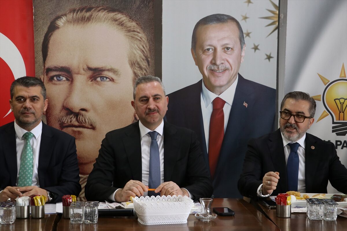 - "Türkiye olarak biz bütün dünyanın barış içerisinde olmasını istiyoruz