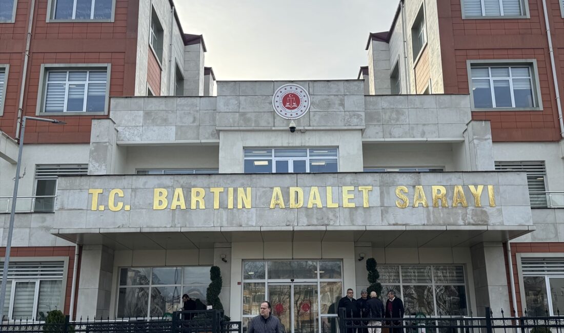 - Mahkeme heyeti, esas hakkındaki mütalaanın hazırlanması için dosyanın duruşma