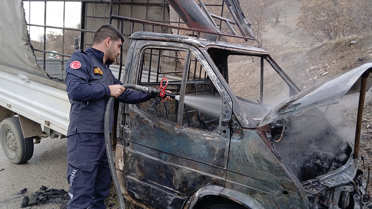 AMASYA (AA) – Amasya'nın Taşova ilçesinde seyir halindeyken yangın çıkan