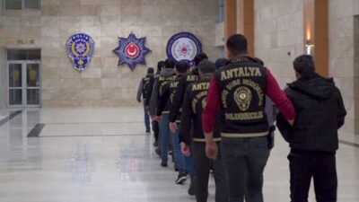 ANTALYA (AA) – Antalya merkezli 7 ilde düzenlenen operasyonda kendilerini