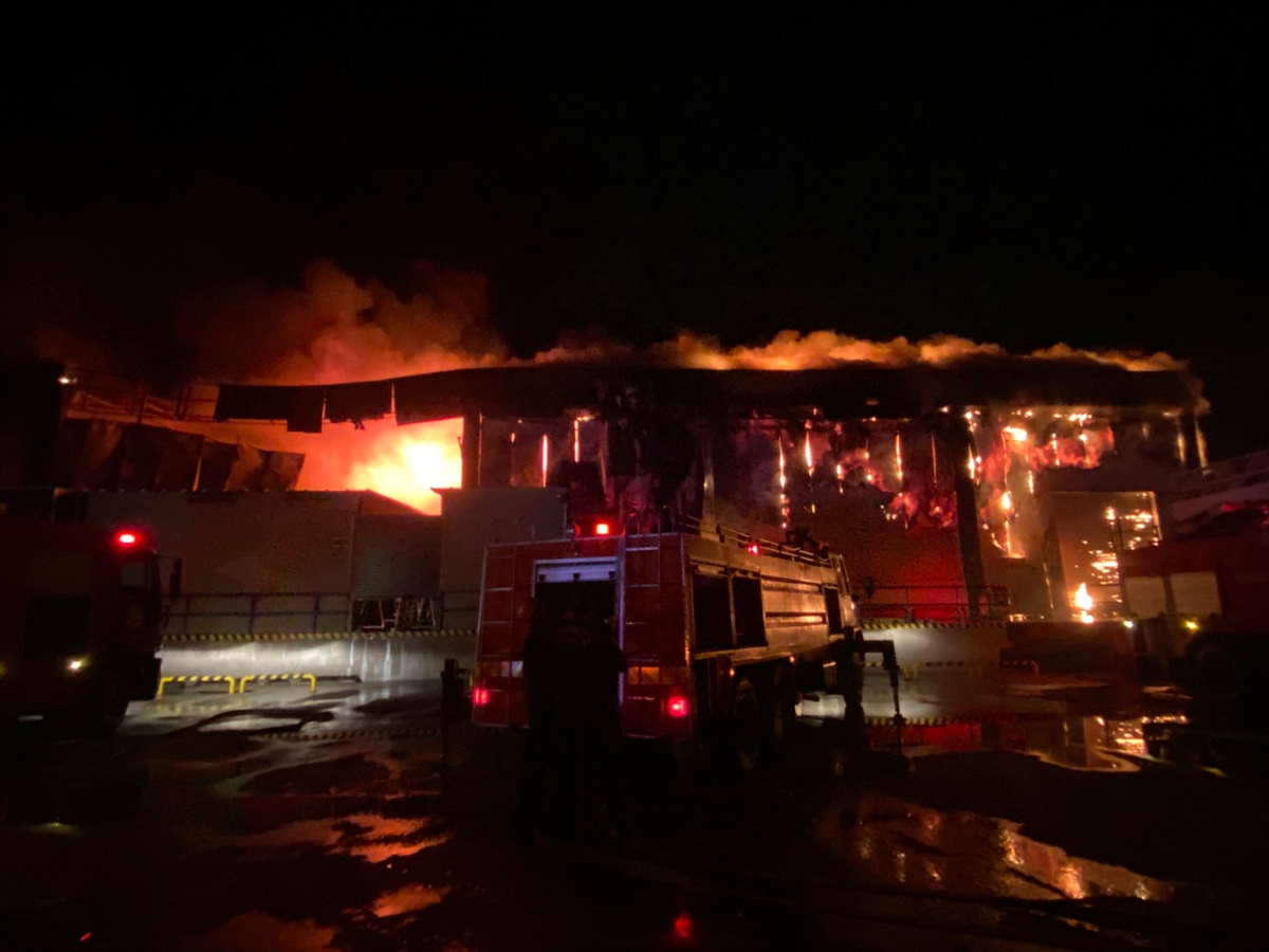 ANTALYA (AA) – Antalya'nın Serik ilçesinde, soğuk hava deposunda çıkan