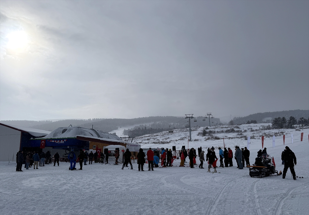 ARDAHAN (AA) – Ardahan'da kar kalınlığının yeterli seviyeye ulaşmasıyla Yalnızçam