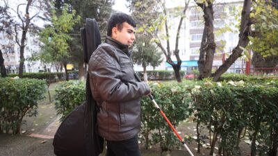 - Kırklareli'nin Lüleburgaz ilçesinde yaşayan görme engelli genç, Halk Eğitimi