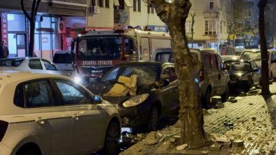 İSTANBUL (AA) – Bahçelievler'de 6 katlı binanın iki katındaki balkonlarda