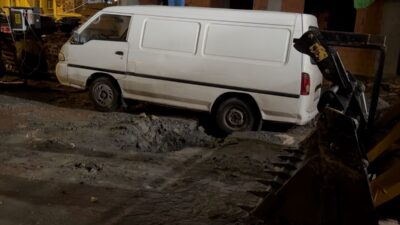 İSTANBUL (AA) – Bahçelievler'de kuvvetli yağış nedeniyle çökme meydana gelen