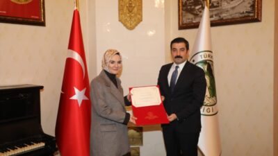 KARS (AA) – Aile ve Sosyal Hizmetler Bakanı Mahinur Özdemir