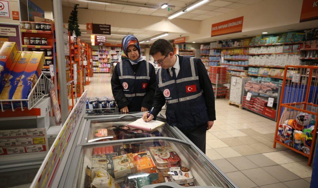 BALIKESİR (AA) – Balıkesir'de ramazan ayı öncesinde fahiş fiyat artışlarının