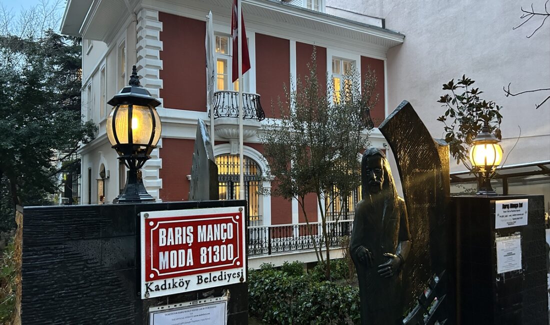 -  Sanatçının oğlu Doğukan Manço:
- " Barış Manço'nun değerlerini