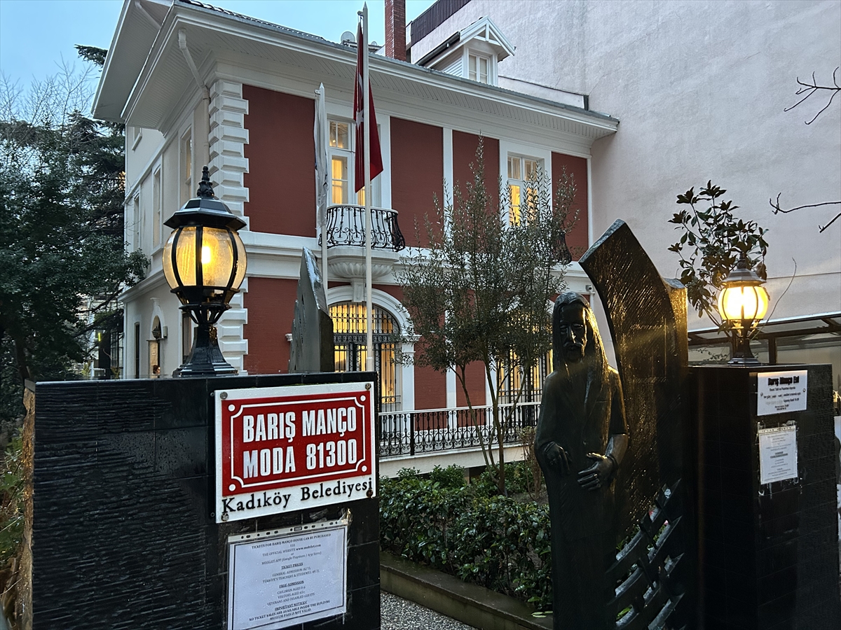 -  Sanatçının oğlu Doğukan Manço:
- " Barış Manço'nun değerlerini