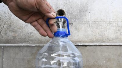 ANKARA (AA) – Ankara’nın Sincan ilçesinde, su kesintisi nedeniyle vatandaşlar